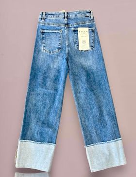 Risen Cuffed Jeans